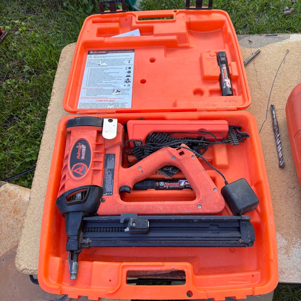 Ramset TrakFast TF1200 Cordless Gas Powered Nailer Kit with Case Made in USA